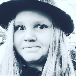 Meet your Posher, Lexi